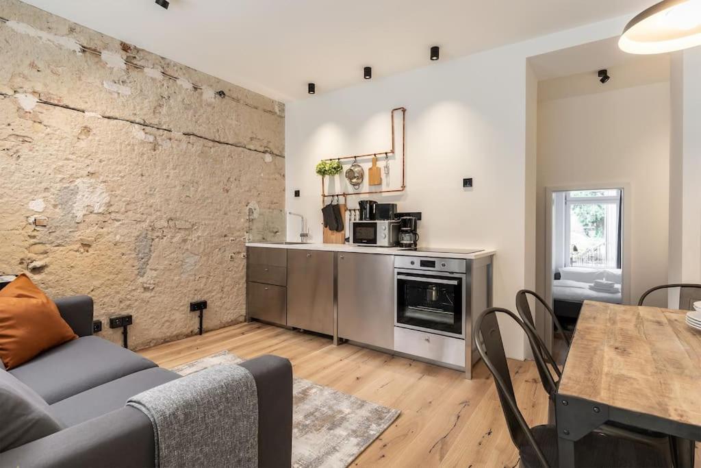 Coolest Apartment In Berlin, Easy Check-In, Industrial Style, Near City Center - Maisonette #2 ภายนอก รูปภาพ